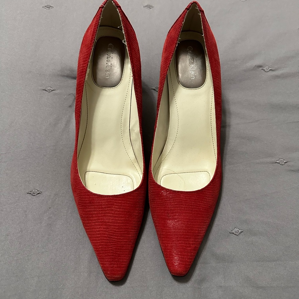 Nearly new Calvin Klein pumps